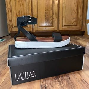 Mia Ellen Platform Sandals